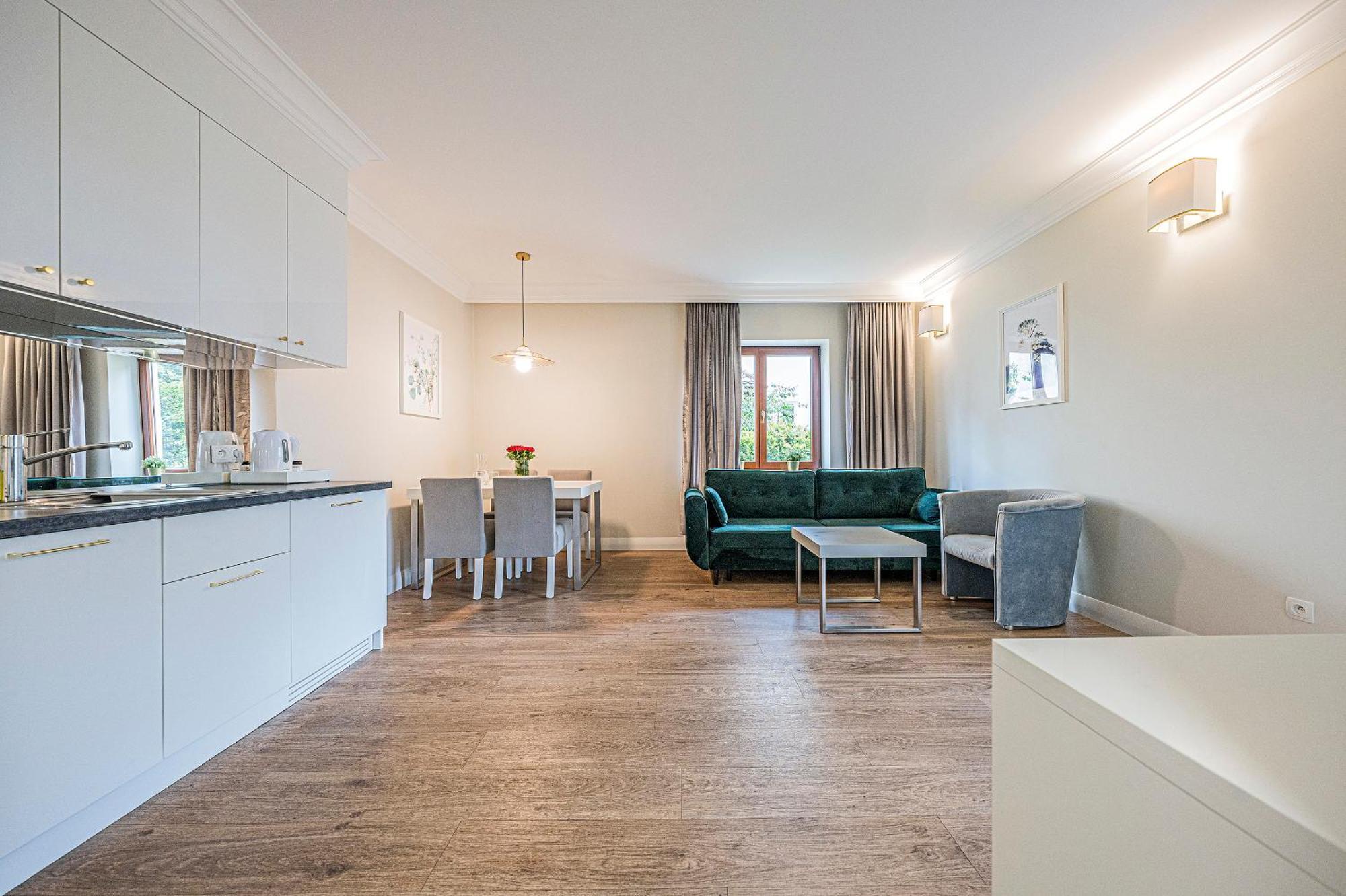 Martini Aparthotel *
